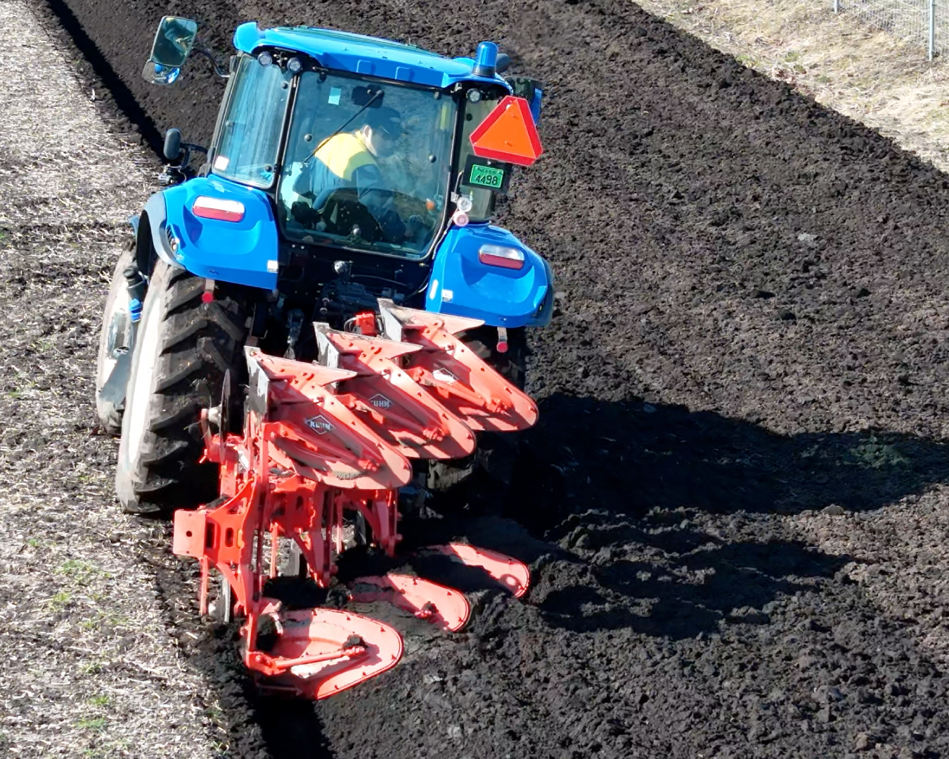 KUHN リバーシブルプラウ